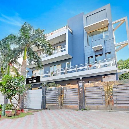 Отель Townhouse Sector 49 Sohna Road Гургаон Экстерьер фото